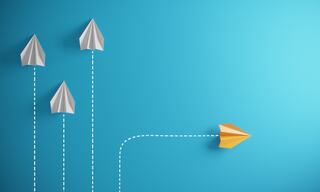 Image of paper planes representing strategy failing to execute